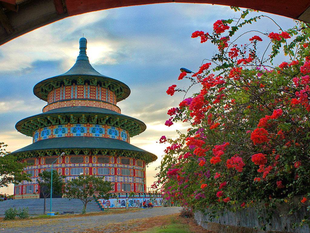 Pagoda Kenjeran Surabaya City