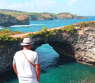 tour_box_3 broken beach